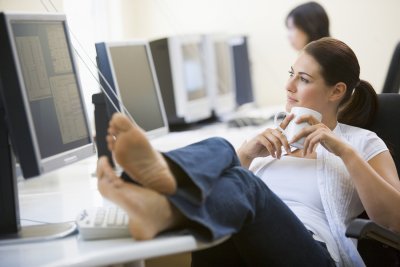 今のシステムで社員が本当にラクできていますか? | プログラム言語