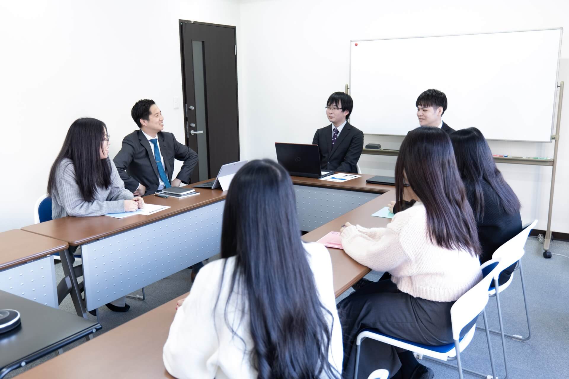 採用情報